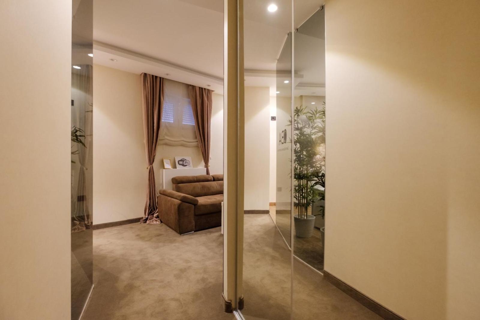 Central Business Apartments Jacuzzi Belgrade Room photo