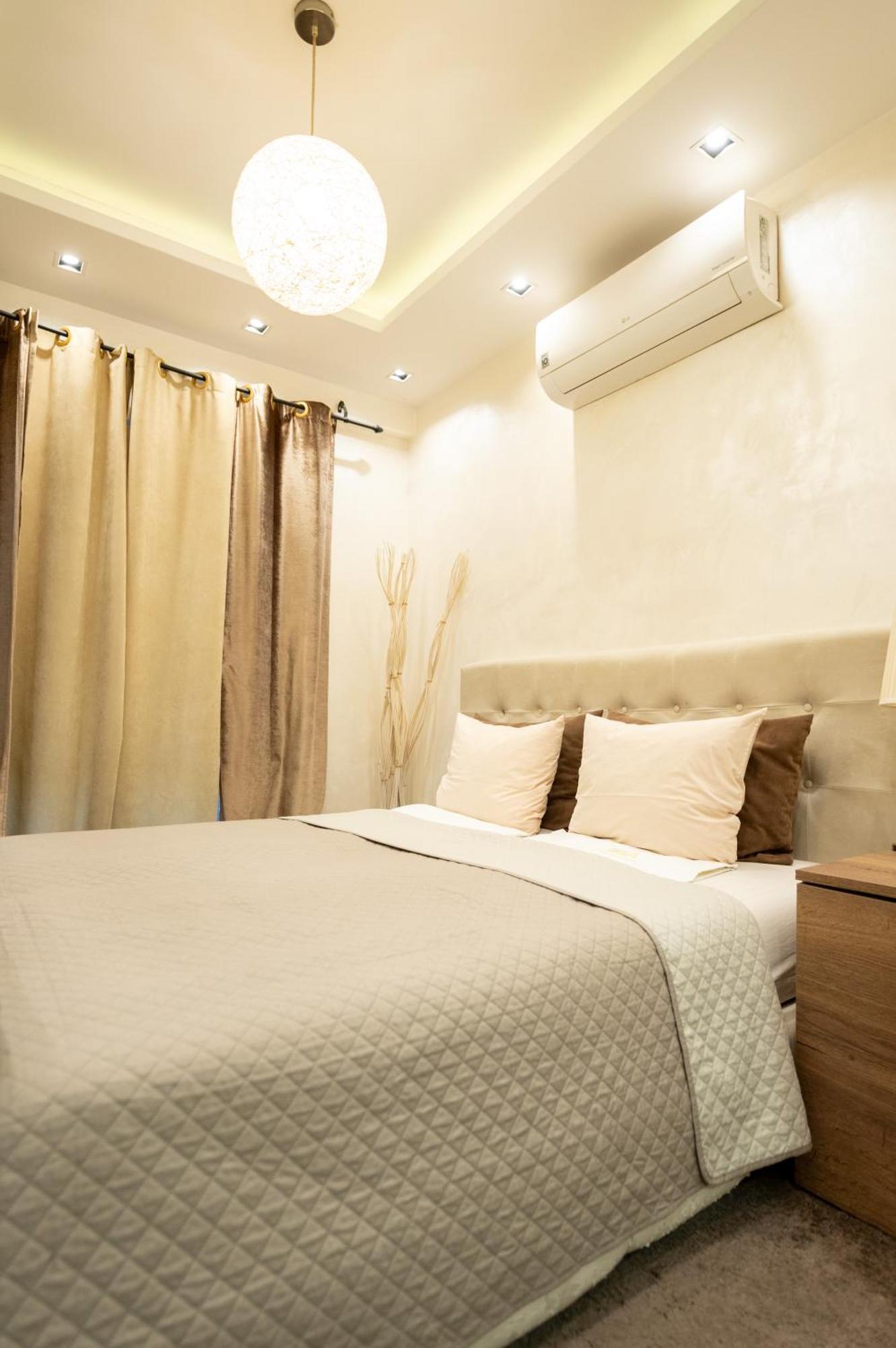 Central Business Apartments Jacuzzi Belgrade Exterior photo
