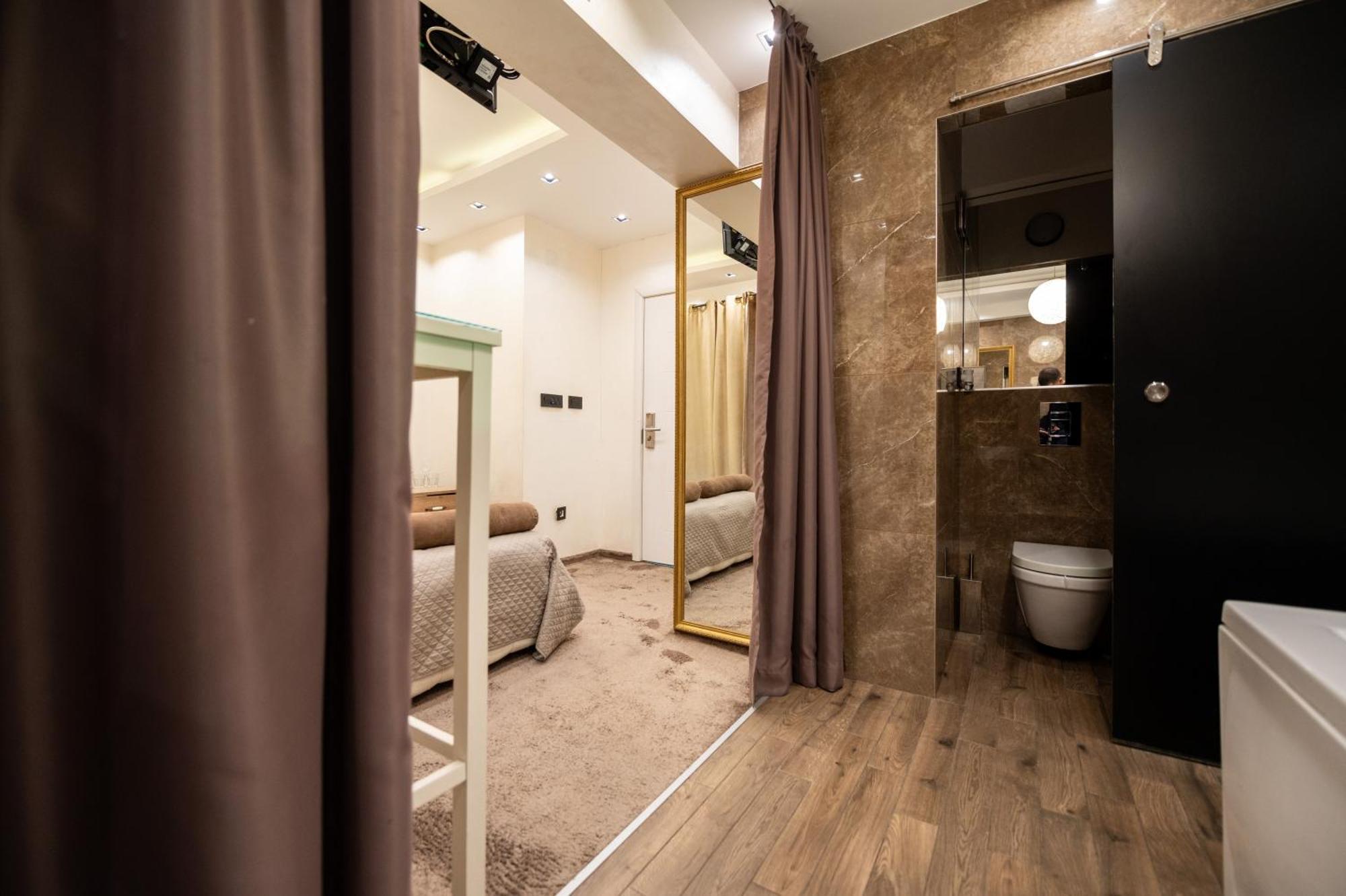 Central Business Apartments Jacuzzi Belgrade Exterior photo