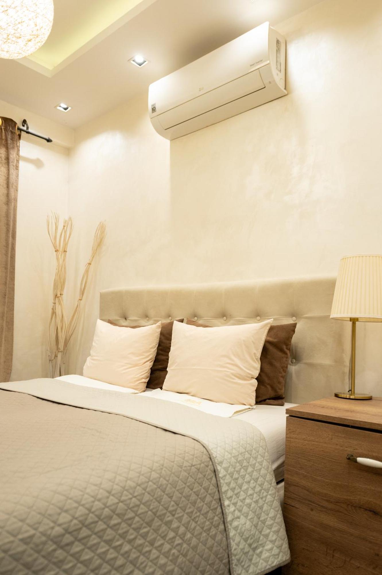 Central Business Apartments Jacuzzi Belgrade Exterior photo